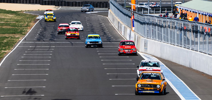 The start of Sunday morning's race three